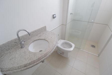 Apartamento para alugar com 180m², 3 quartos e 3 vagasBanheiro do Quarto 2