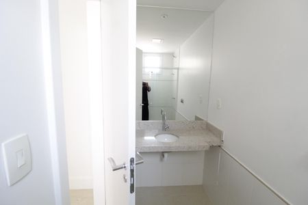 Apartamento para alugar com 180m², 3 quartos e 3 vagasBanheiro do Quarto 1