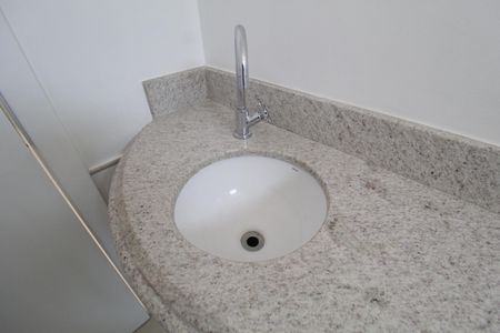 Apartamento para alugar com 180m², 3 quartos e 3 vagasBanheiro do Quarto 2