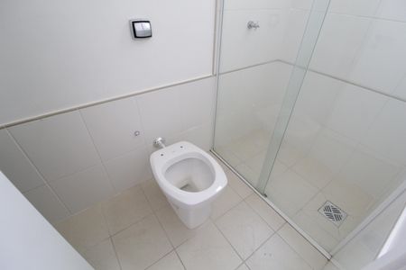 Apartamento para alugar com 180m², 3 quartos e 3 vagasBanheiro do Quarto 1