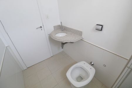 Apartamento para alugar com 180m², 3 quartos e 3 vagasBanheiro do Quarto 2