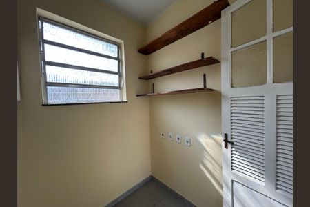 Apartamento à venda com 130m², 2 quartos e 1 vagaQuarto de Serviço