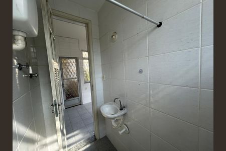 Apartamento à venda com 130m², 2 quartos e 1 vagaBanheiro de serviço