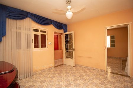 Casa à venda com 125m², 3 quartos e 2 vagas Casa à venda com 125m², 3 quartos e 2 vagasSala