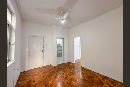 Apartamento à venda com 35m², 1 quarto e sem vaga Apartamento à venda com 35m², 1 quarto e sem vagaSala