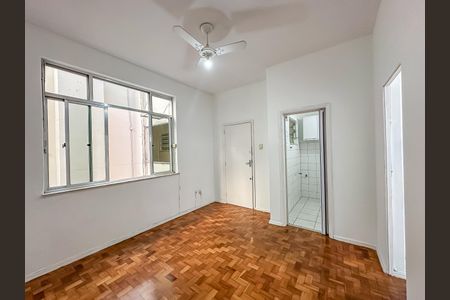 Apartamento à venda com 35m², 1 quarto e sem vaga Apartamento à venda com 35m², 1 quarto e sem vagaSala