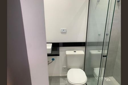 Casa de condomínio para alugar com 380m², 3 quartos e 2 vagas Casa de condomínio para alugar com 380m², 3 quartos e 2 vagasBanheiro da Suíte 1