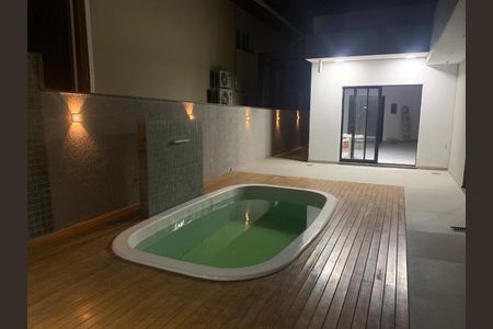 Casa de condomínio para alugar com 380m², 3 quartos e 2 vagas Casa de condomínio para alugar com 380m², 3 quartos e 2 vagasPiscina