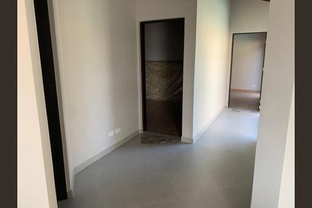 Casa de condomínio para alugar com 380m², 3 quartos e 2 vagas Casa de condomínio para alugar com 380m², 3 quartos e 2 vagasCorredor