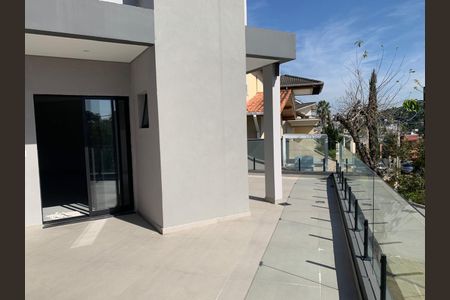 Casa de condomínio para alugar com 380m², 3 quartos e 2 vagas Casa de condomínio para alugar com 380m², 3 quartos e 2 vagasVaranda