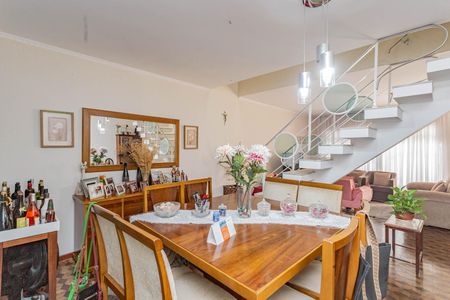 Casa à venda com 210m², 3 quartos e 5 vagasSala