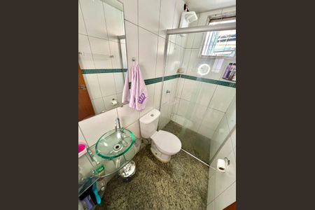 Casa à venda com 218m², 3 quartos e 2 vagasBanheiro