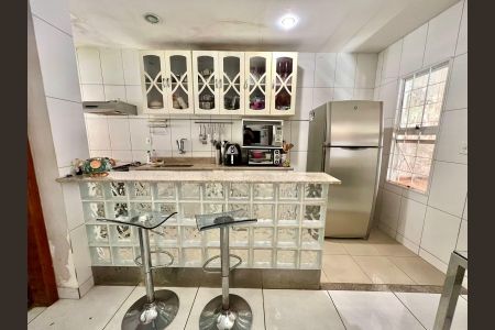 Casa à venda com 218m², 3 quartos e 2 vagasCozinha