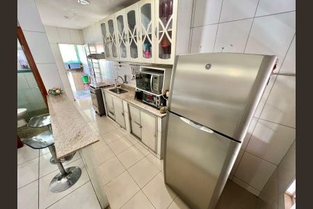 Casa à venda com 218m², 3 quartos e 2 vagasCozinha