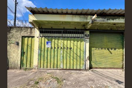 Casa à venda com 218m², 3 quartos e 2 vagasPlaquinha