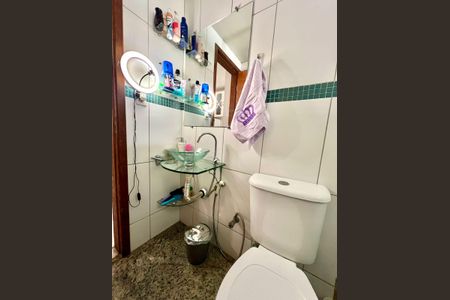 Casa à venda com 218m², 3 quartos e 2 vagasBanheiro