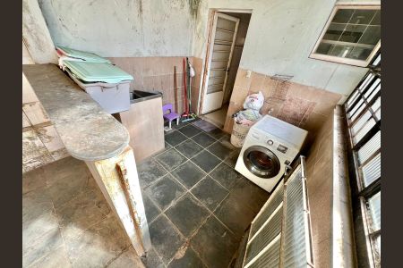 Casa à venda com 218m², 3 quartos e 2 vagasÁrea de Serviço