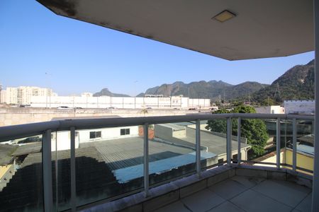 Apartamento à venda com 90m², 2 quartos e 1 vagaSala - Varanda