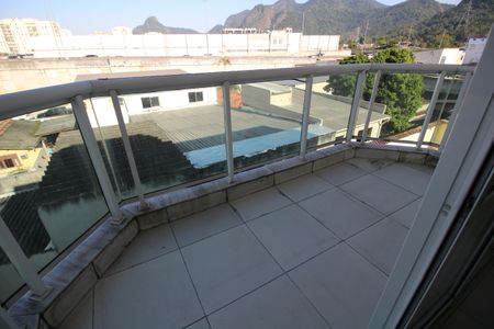 Apartamento à venda com 90m², 2 quartos e 1 vagaSala - Varanda