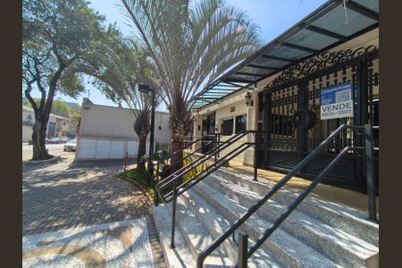 Apartamento à venda com 70m², 2 quartos e 1 vagaFachada + Plaquinha