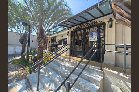 Apartamento à venda com 70m², 2 quartos e 1 vagaFachada + Plaquinha