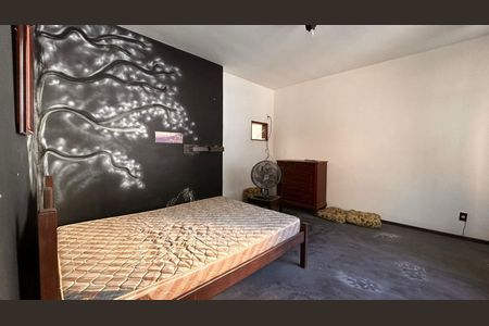 Casa à venda com 384m², 5 quartos e 1 vaga