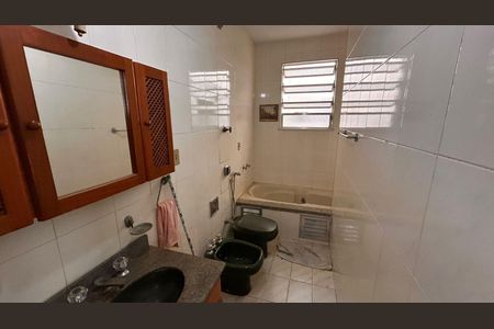 Casa à venda com 384m², 5 quartos e 1 vaga