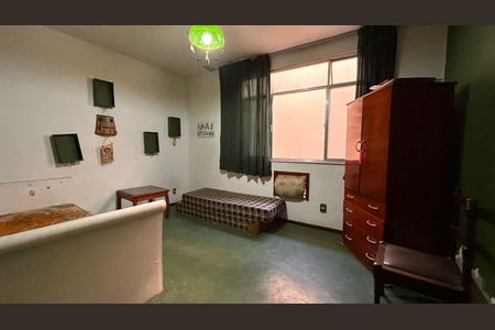 Casa à venda com 384m², 5 quartos e 1 vaga