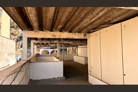 Casa à venda com 384m², 5 quartos e 1 vaga