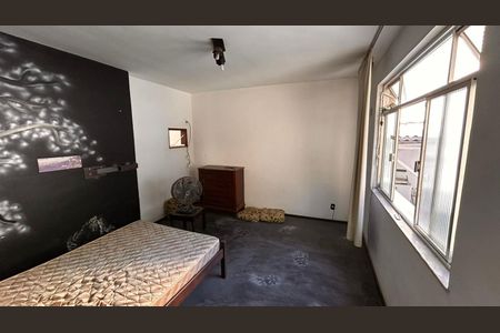 Casa à venda com 384m², 5 quartos e 1 vaga