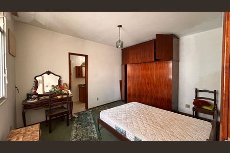 Casa à venda com 384m², 5 quartos e 1 vaga