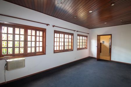 Casa à venda com 447m², 4 quartos e 2 vagasÁrea comum - Salão de festas