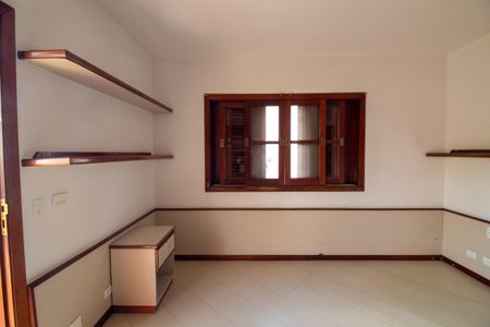 Casa à venda com 447m², 4 quartos e 2 vagasQuarto 2