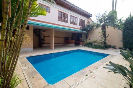 Casa à venda com 447m², 4 quartos e 2 vagasÁrea comum - Piscina