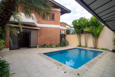 Casa à venda com 447m², 4 quartos e 2 vagasÁrea comum - Piscina