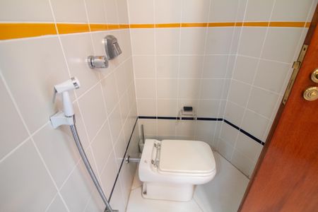 Casa à venda com 447m², 4 quartos e 2 vagasBanheiro Social