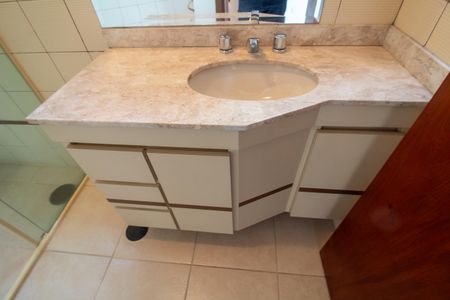 Casa à venda com 447m², 4 quartos e 2 vagasBanheiro da Suíte 3