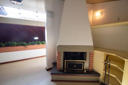 Casa à venda com 447m², 4 quartos e 2 vagasSala 2