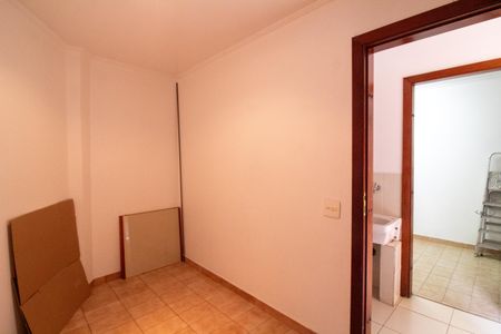 Casa à venda com 447m², 4 quartos e 2 vagasQuarto de Serviço 2