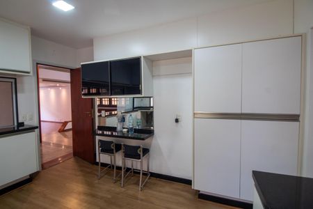 Casa à venda com 447m², 4 quartos e 2 vagasCozinha