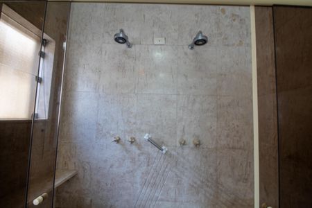 Casa à venda com 447m², 4 quartos e 2 vagasBanheiro da Suíte 4