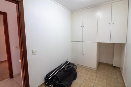 Casa à venda com 447m², 4 quartos e 2 vagasQuarto de Serviço 1