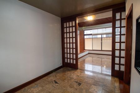 Casa à venda com 447m², 4 quartos e 2 vagasCopa