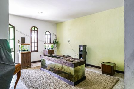 Casa à venda com 300m², 6 quartos e 8 vagasSala