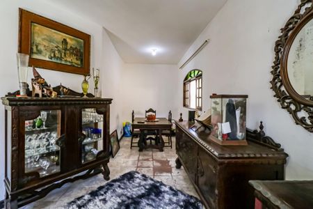 Casa à venda com 300m², 6 quartos e 8 vagasSala