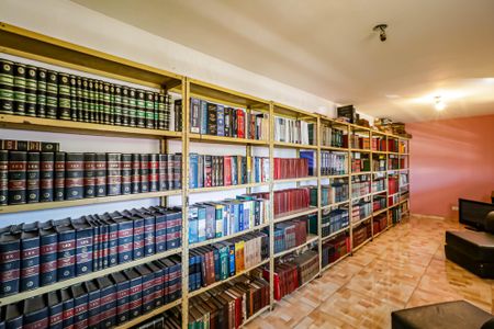 Casa à venda com 300m², 6 quartos e 8 vagasBiblioteca edicula