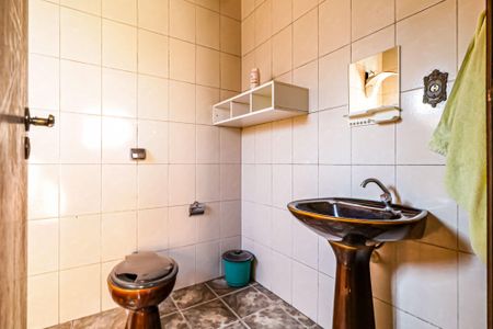 Casa à venda com 300m², 6 quartos e 8 vagasSuite - Banheiro