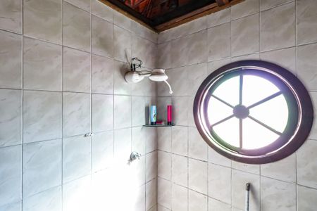 Casa à venda com 300m², 6 quartos e 8 vagasBanheiro 02