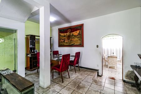 Casa à venda com 300m², 6 quartos e 8 vagasSala