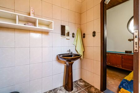 Casa à venda com 300m², 6 quartos e 8 vagasSuite - Banheiro